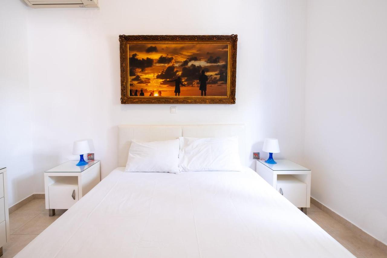Adelphi Apartments Períssa Extérieur photo