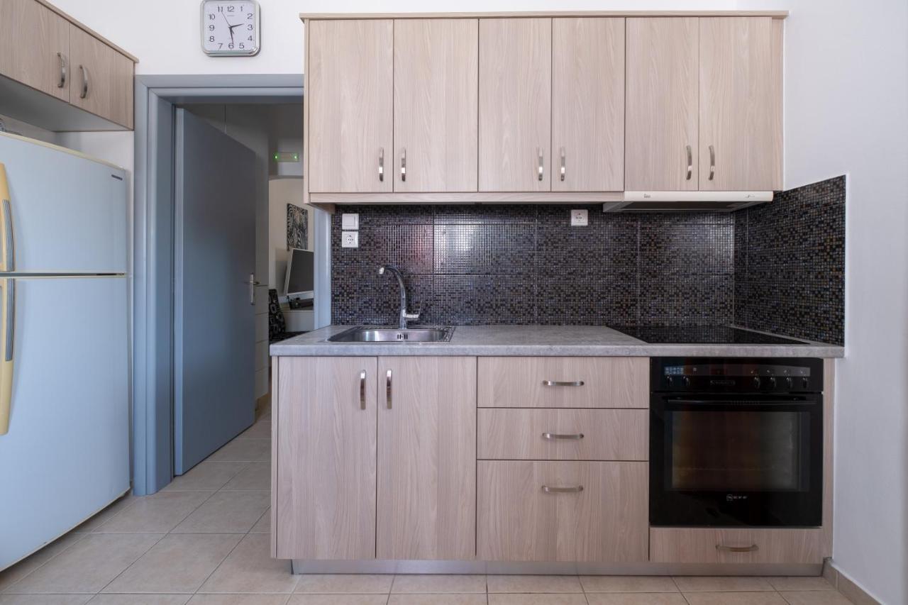 Adelphi Apartments Períssa Extérieur photo
