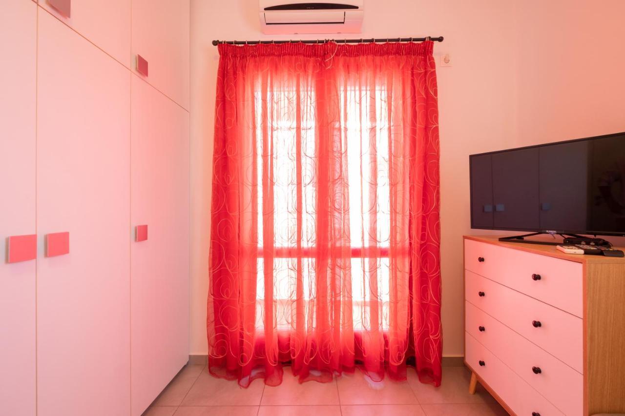 Adelphi Apartments Períssa Extérieur photo