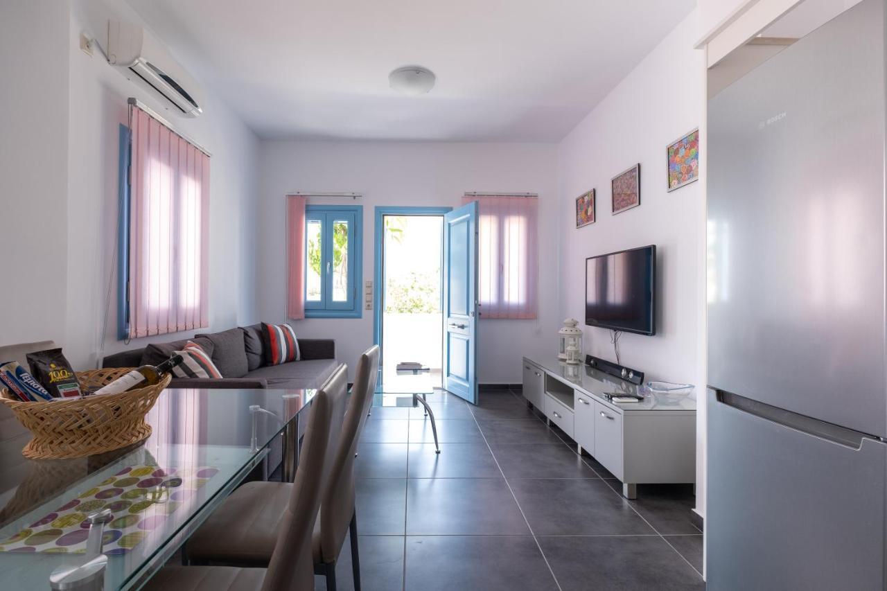 Adelphi Apartments Períssa Extérieur photo