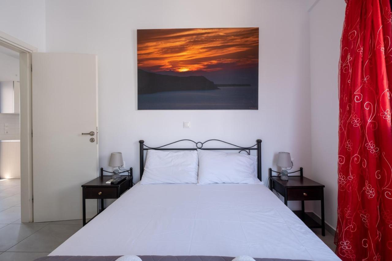 Adelphi Apartments Períssa Extérieur photo