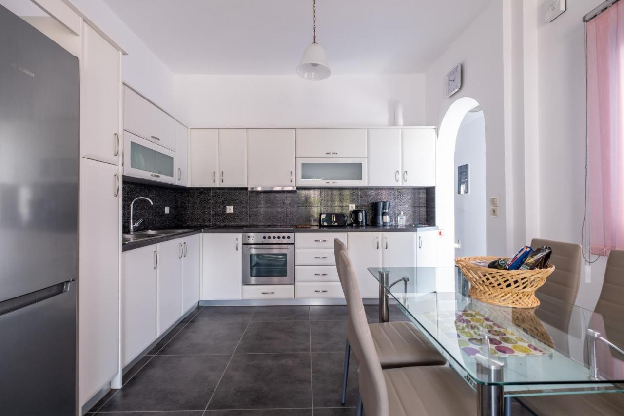 Adelphi Apartments Períssa Extérieur photo