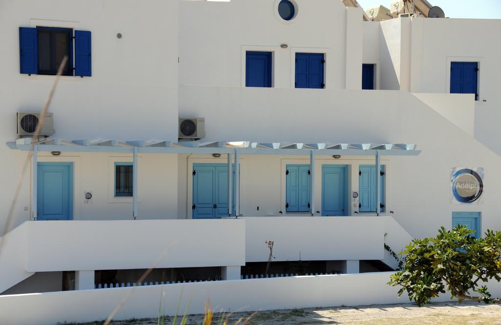 Adelphi Apartments Períssa Extérieur photo