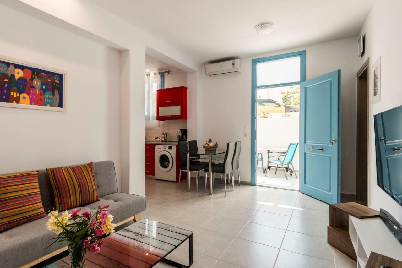 Adelphi Apartments Períssa Extérieur photo