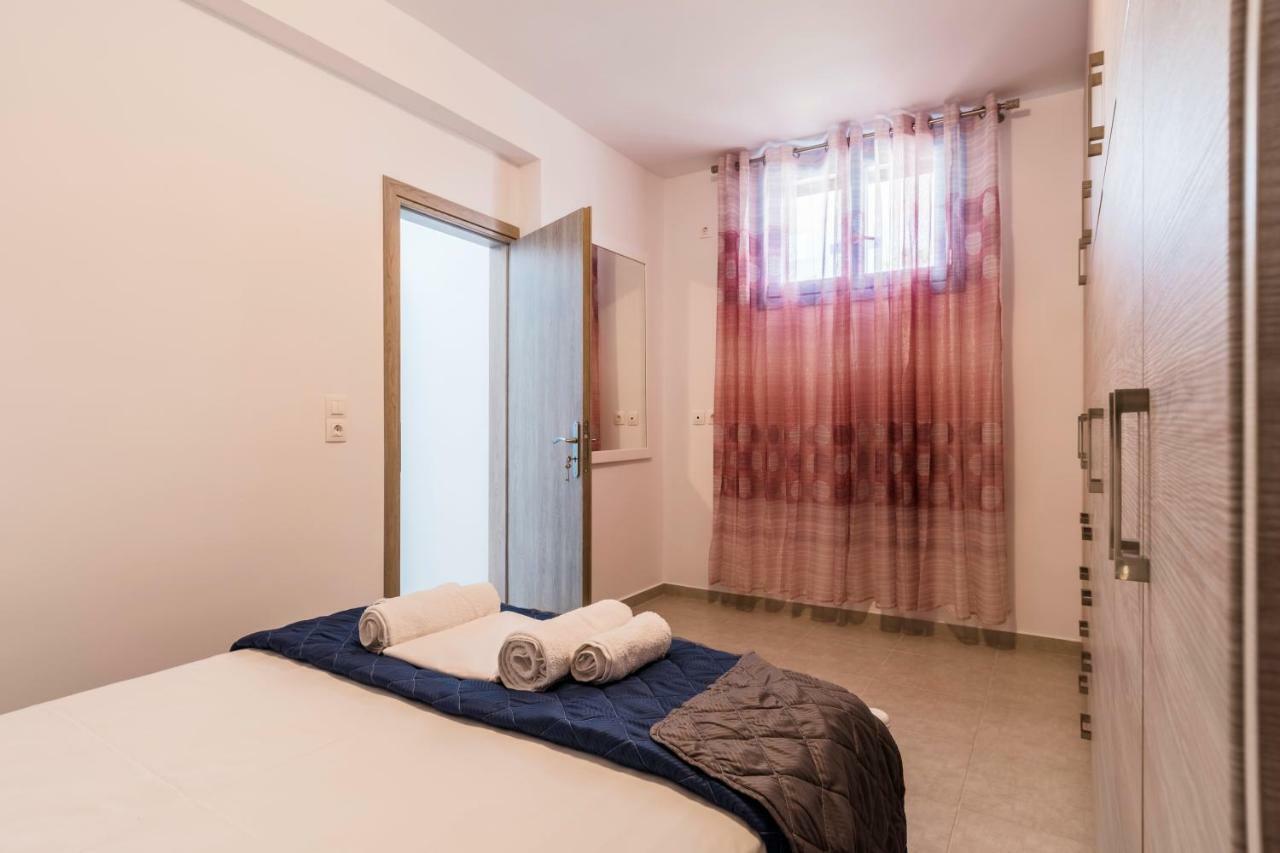 Adelphi Apartments Períssa Extérieur photo